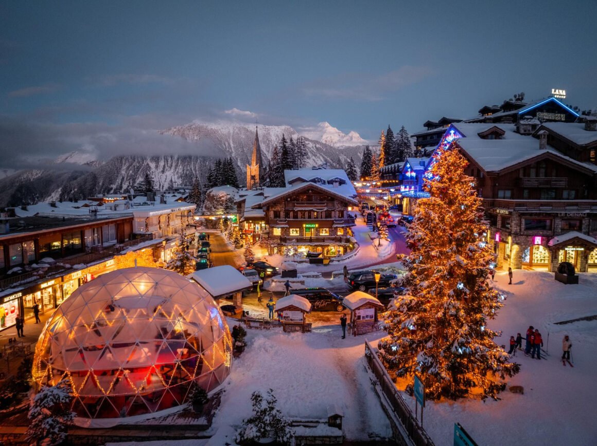 Le village de Courchevel en hiver